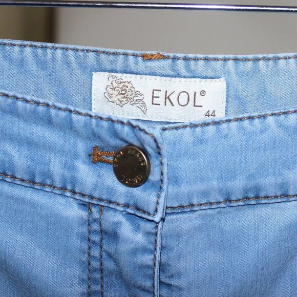 EKOL Light Wash Slim Leg Jeans Size Large - Picture 7 of 7